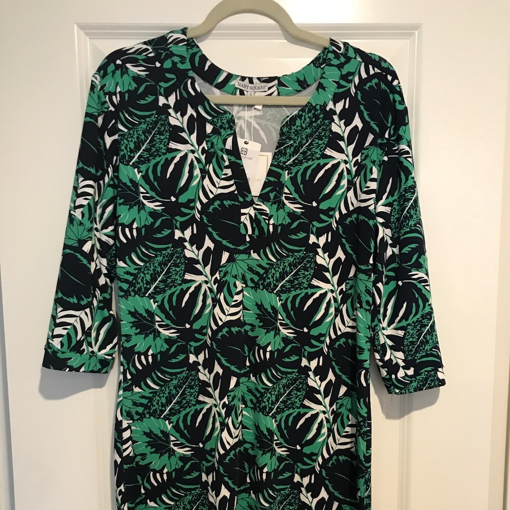 Mary Square Dress with V neck and 3/4 sleeves